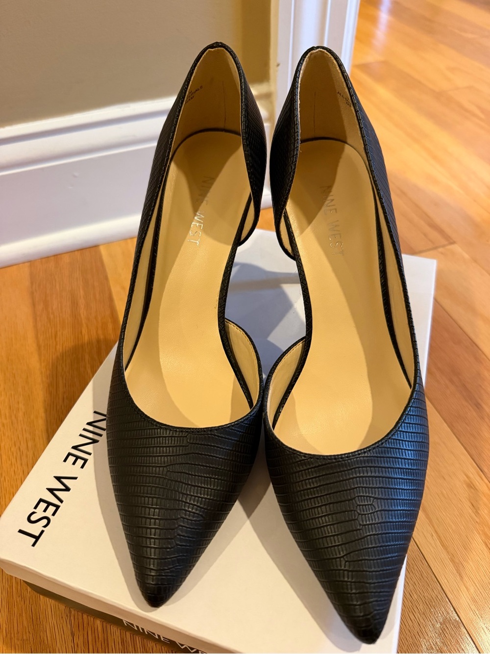 Nine West Black Textured Pointed Toe Pumps